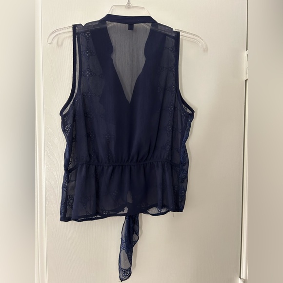 NWOT Heart Soul Navy Blue Sleeveless Button Up Ruffled Tie Top. Size Medium - Picture 5 of 10